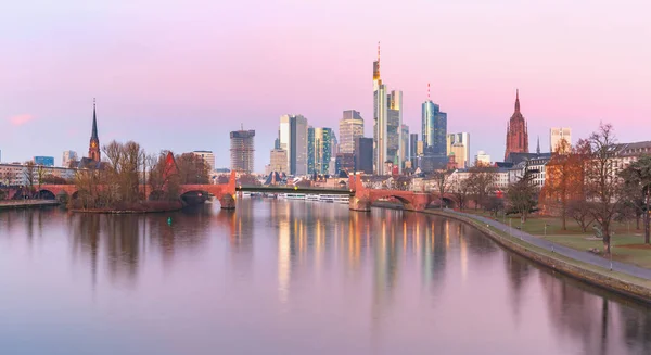 Frankfurt nad Mohanem ráno, Německo — Stock fotografie