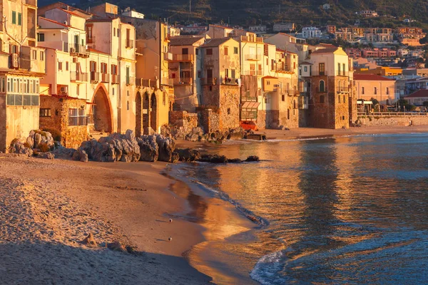 Cefalu ao pôr do sol, Sicília, Itália — Fotografia de Stock