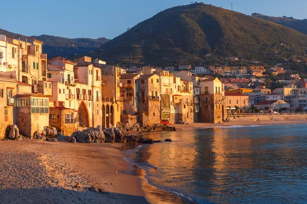 Cefalu al atardecer, Sicilia, Italia — Foto de Stock