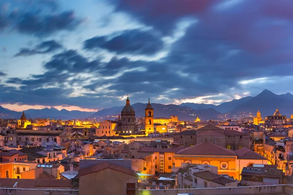 Palermo al atardecer, Sicilia, Italia — Foto de Stock