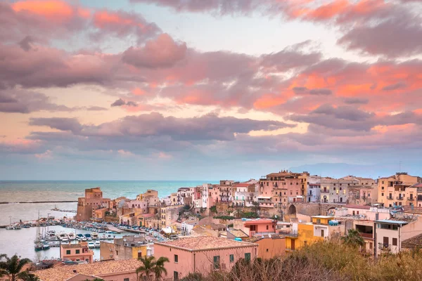Castellammare del Golfo al tramonto, Sicilia — Foto Stock
