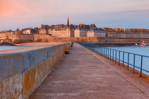 Fortaleza medieval Saint-Malo, Bretanha, França — Fotografia de Stock