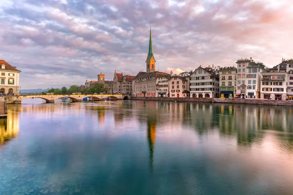 Zürih, İsviçre 'nin en büyük şehri. — Stok fotoğraf