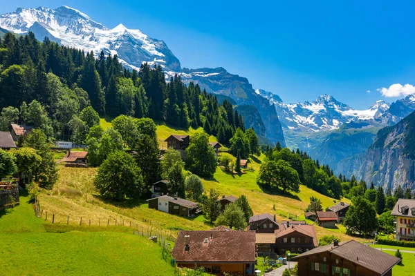 Dağ köyü Wengen, İsviçre — Stok fotoğraf