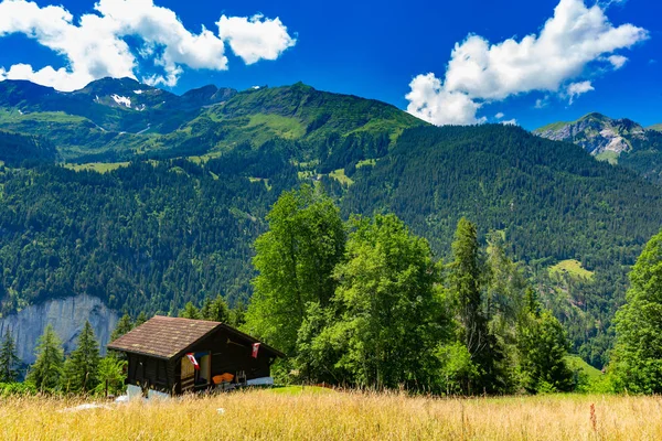 Lonely house in Swiss Alps, Switzerland — Stock Photo, Image