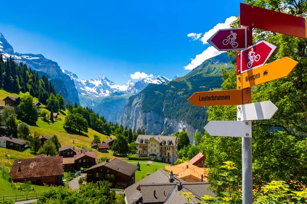 Villaggio di montagna Wengen, Svizzera — Foto Stock