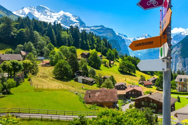 Villaggio di montagna Wengen, Svizzera — Foto Stock