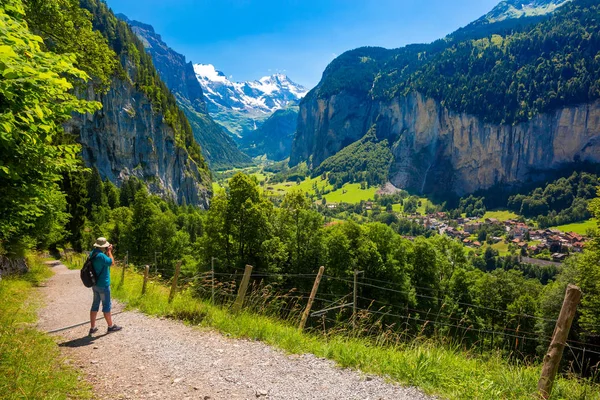 Mountain village Lauterbrunnen, Switzerland — Stock Photo, Image