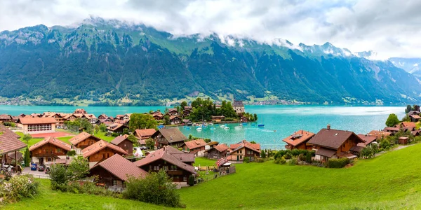 Swiss Village Iseltwald, Zwitserland — Stockfoto