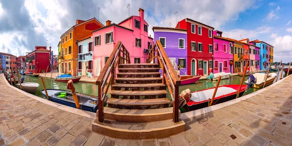 Färgglada hus i Burano, Venedig — Stockfoto