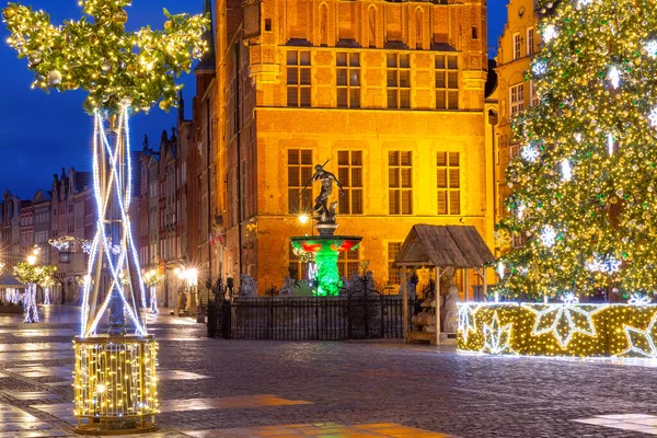 Neptunus fontän i Gdansk på natten, Polen — Stockfoto