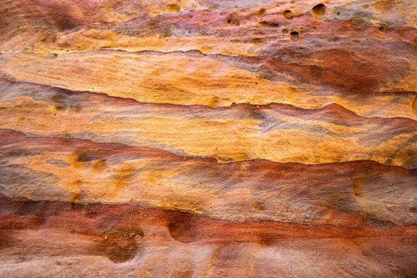 Piedra Arenisca Expuesta Multicolor Capas Minerales Las Antiguas Tumbas Petra — Foto de Stock