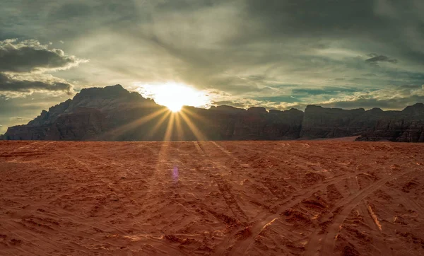 Zachód Słońca Pustyni Wadi Rum Jordanii — Zdjęcie stockowe