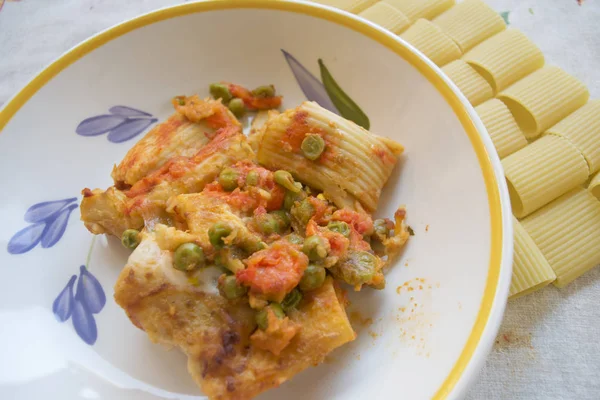 Plato Pasta Horno Cerca Granos Paccheri — Foto de Stock