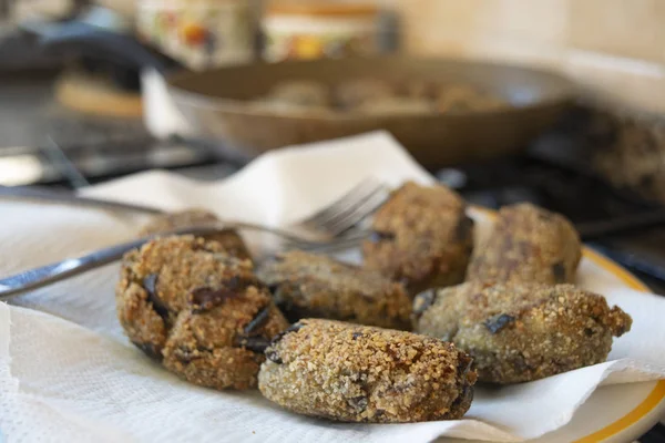 Rissoles Melanzane Calabresi Piatto Bianco — Foto Stock