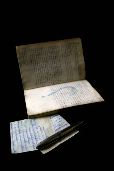 Manuscrito Antigo Com Letras Manuscritas Sobre Fundo Preto — Fotografia de Stock