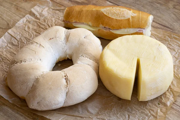 Calabria Daki Monte Poro Nun Pekorino Peynirli Yapımı Somun Ekmeği — Stok fotoğraf