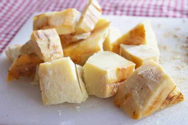 Stukken Pecorino Kaas Van Calabrische Herders Klaar Geraspt Worden — Stockfoto