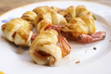 Çıtır poğaça içinde jumbo karides. 