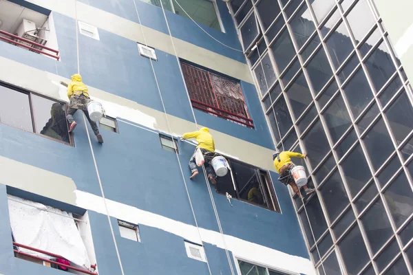 Painters Hanging Roll Painting Color Building Wall — Stock Photo, Image