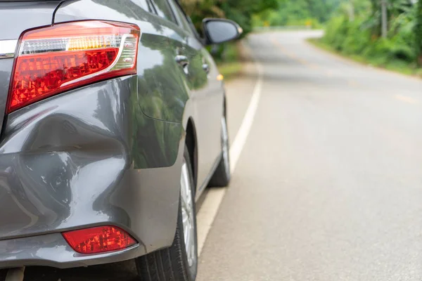 Back Gray Car Get Damaged Accident Road Vehicle Bumper Dent — Stock Photo, Image