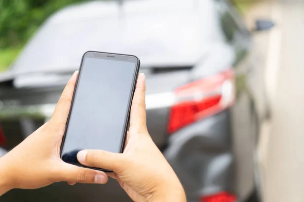 Hombre Mano Tomando Foto Accidente Coche Través Smartphone Cerrar Agente — Foto de Stock