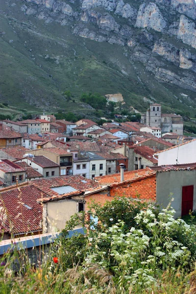 Vieux Village Typique Dans Les Montagnes Cantabrie Espagne Été Vue — Photo