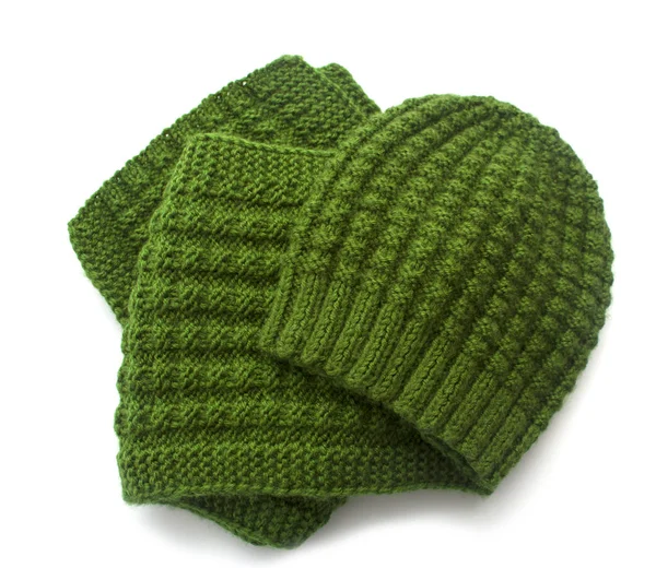 白色背景的深绿色针织围巾和帽子 — 图库照片