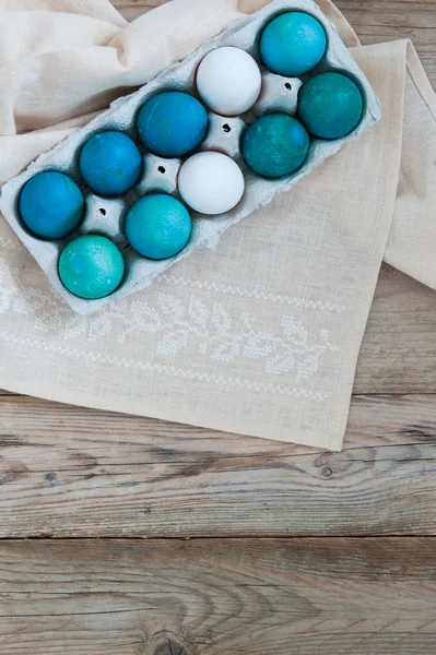 Balsamic Blue Green Easter Eggs Textile Tablecloth Wooden Tabletop Space — Stock Photo, Image