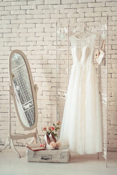 Composição Delicada Vestidos Casamento Acessórios Decorados Estilo Rústico Foco Seletivo — Fotografia de Stock