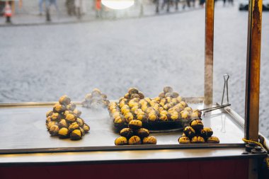 Satılık kamyon taze kavrulmuş kestane