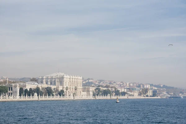 Estambul, Turquía, 30 de octubre de 2018, El complejo palaciego de los sultanes otomanos, Dolmabahce . —  Fotos de Stock
