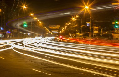 Gece şehir ışıkları. Taşıma