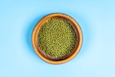 Tahta tabakta yeşil fasulye tohumu