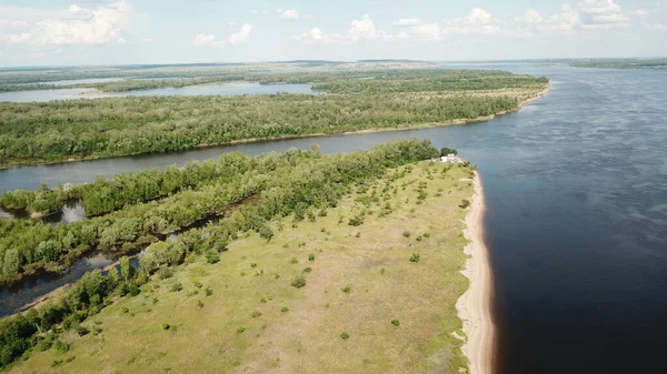 Büyük bir su kütlesi. Yüksek resim