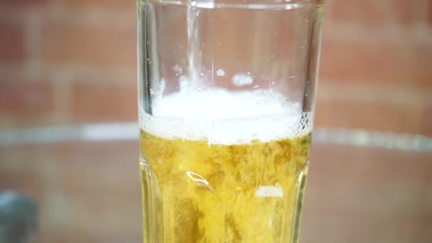 Gros plan d'une boisson dans un verre