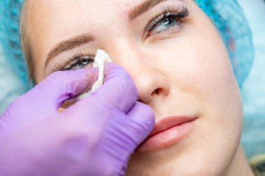 Mikropatenli Kaş Dövmesi, Kalıcı Makyaj Özel İğne Kullanımı, Enjektörler