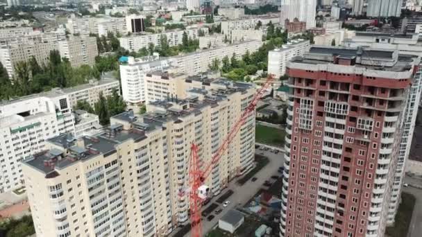 Lucht sluiten voor ramen moderne slaapzaal huizen gebouwen — Stockvideo