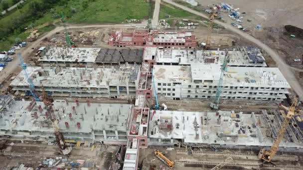 Construcția unui nou spital infecțios pentru pacienții COVID-19 în suburbii — Videoclip de stoc