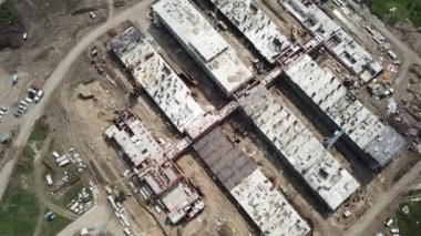 Banliyölerde COVID-19 hastaları için yeni bir enfeksiyon hastanesi inşa ediliyor.