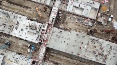 Banliyölerde COVID-19 hastaları için yeni bir enfeksiyon hastanesi inşa ediliyor.
