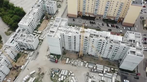 Lucht sluiten voor ramen moderne slaapzaal huizen gebouwen — Stockvideo