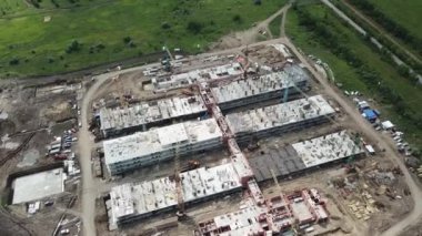 Banliyölerde COVID-19 hastaları için yeni bir enfeksiyon hastanesi inşa ediliyor.