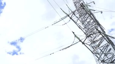 Düşük açıyla çekilen elektrik direğinin döngüsü, 