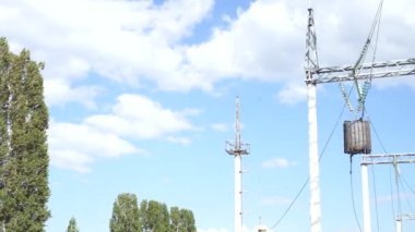 Düşük açıyla çekilen elektrik direğinin döngüsü, 