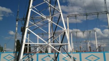 Düşük açıyla çekilen elektrik direğinin döngüsü, 