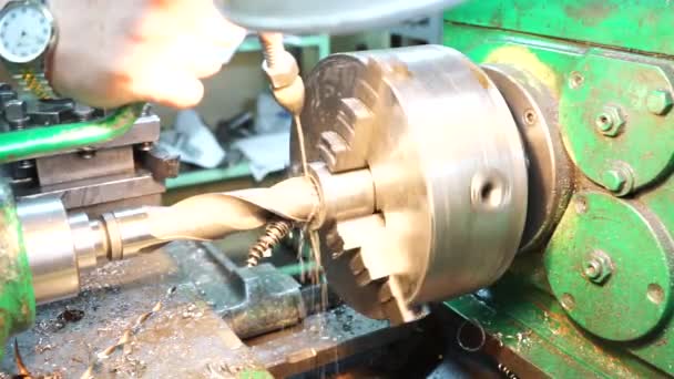 Tornio CNC parte metallica lavorata. — Video Stock