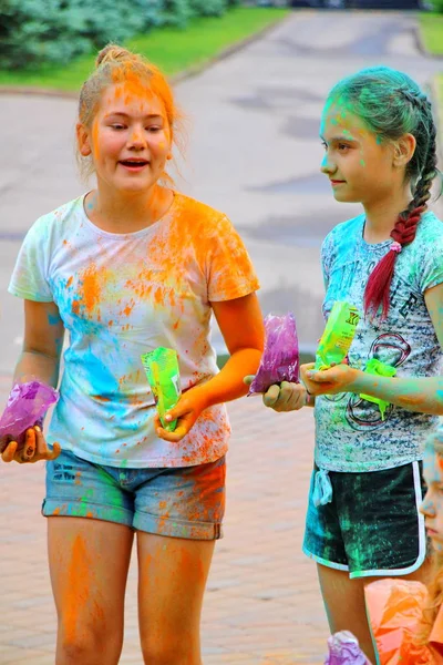 Moskva Rusko Července 2018 Házení Barva Holi Festival Barev Šťastní — Stock fotografie