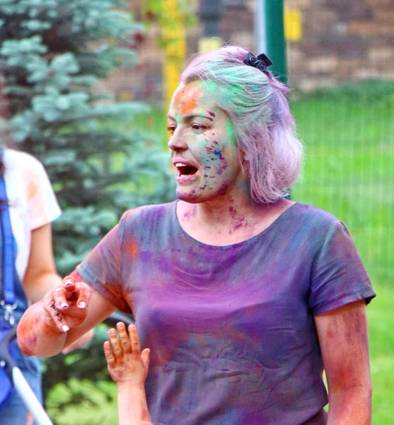Moscú Rusia Julio 2018 Lanzando Color Festival Color Holi Gente —  Fotos de Stock