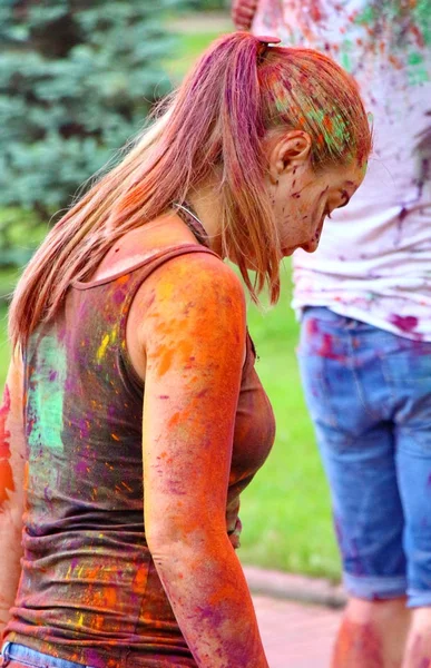 Moskva Rusko Července 2018 Házení Barva Holi Festival Barev Šťastní — Stock fotografie